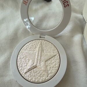 Jeffree Star Shimmering Pearl Highlighter